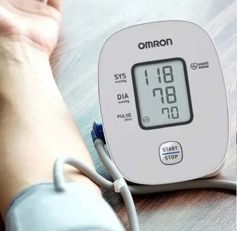 Omron M2 Basic HEM-7121J-E Otomatik Tansiyon Aleti 2